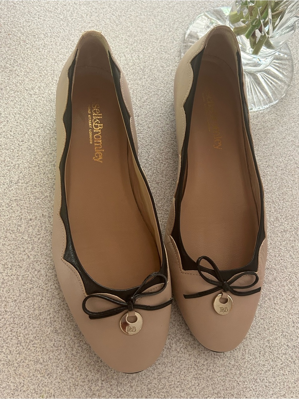 Russel& Bromley Beige Leather Ballet Flats with Black Trim and Bow